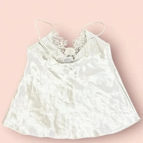 Vintage 90’s White lace cami top with floral design size small - Picture 2 of 14